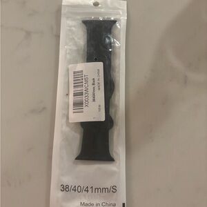 Black Silicone Apple Watch Band – 38mm/40mm/41mm, Size S